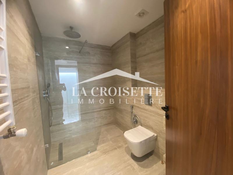 Duplex S+3 avec piscine couverte à Gammarth